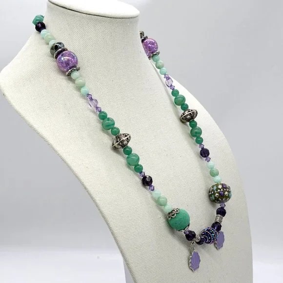 Little Mermaid theme necklace. - Picture 3 of 5